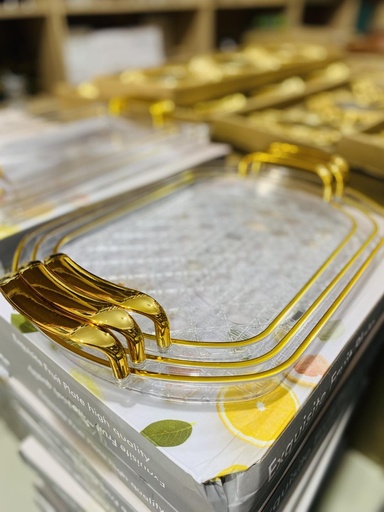 Plateaux en plexiglass 