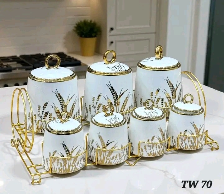 porte d'épicées avec support doré  